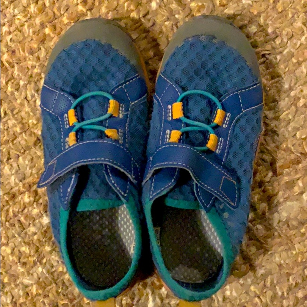 Water shoes/sneakers